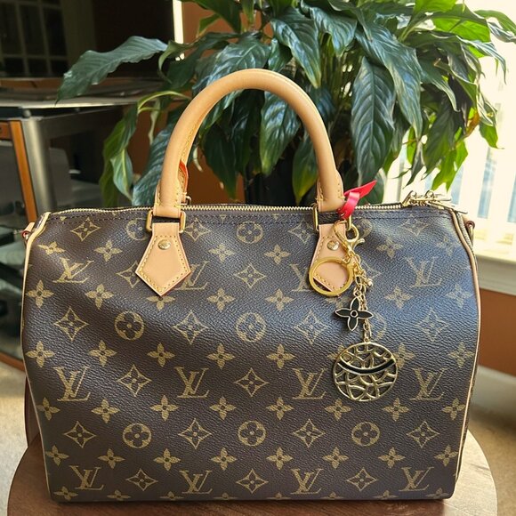 GEOMETRIC Bag Charm Black Gold Tone - Picture 4 of 8